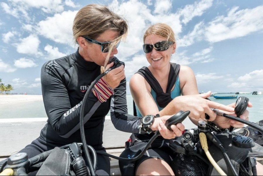 Aprende a bucear laer at scuba dykke apprenez à plongée Learn to Scuba dive Schnuppertauchen mit SeaUrchin Mauritius